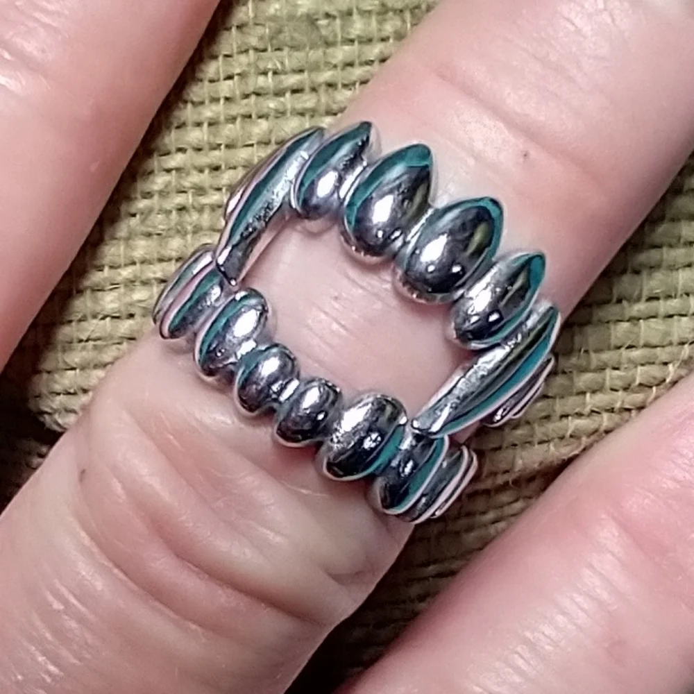 Silvertone vampire fang ring set gothic
